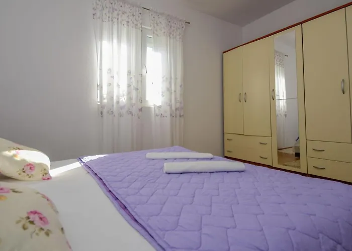 Ana By Interhome Maslenica